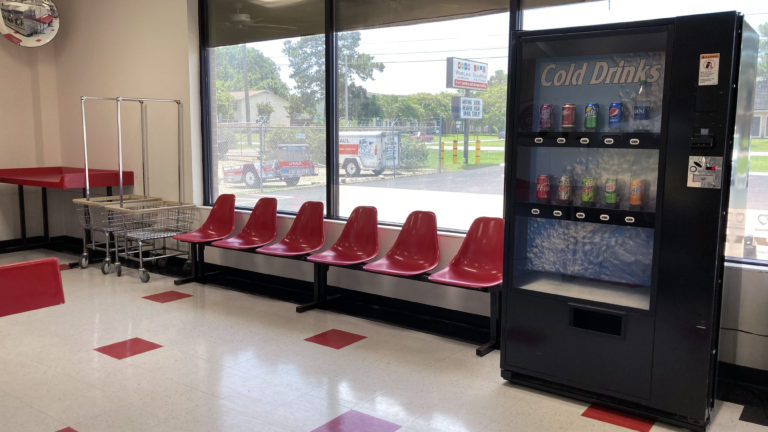 WashLand Laundromat Beverage Vending & Seating